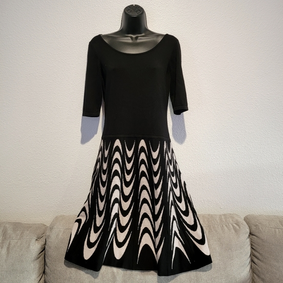 Danny and Nicole - Flair Sweater Dress 3/4 sleeves Black & Tan size Medium - Picture 1 of 4